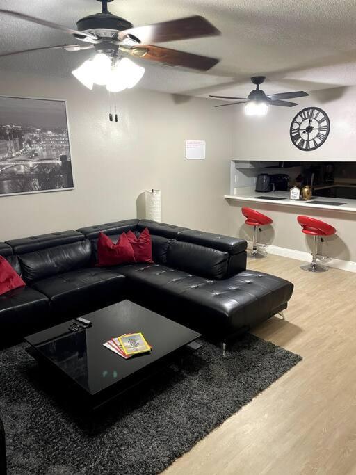 Modern 2 Bedroom Townhome Minutes From The Beach!! شاطئ فورت والتون المظهر الخارجي الصورة