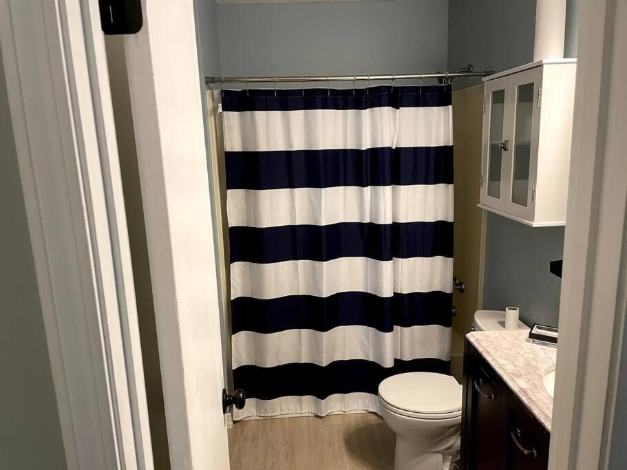 Modern 2 Bedroom Townhome Minutes From The Beach!! شاطئ فورت والتون المظهر الخارجي الصورة