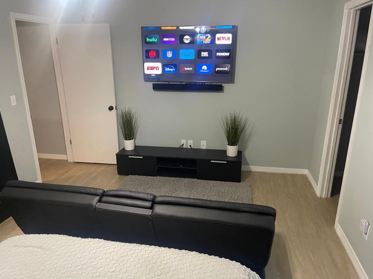 Modern 2 Bedroom Townhome Minutes From The Beach!! شاطئ فورت والتون المظهر الخارجي الصورة