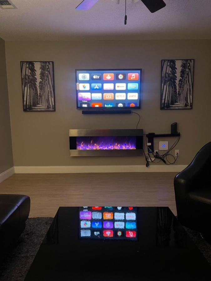 Modern 2 Bedroom Townhome Minutes From The Beach!! شاطئ فورت والتون المظهر الخارجي الصورة