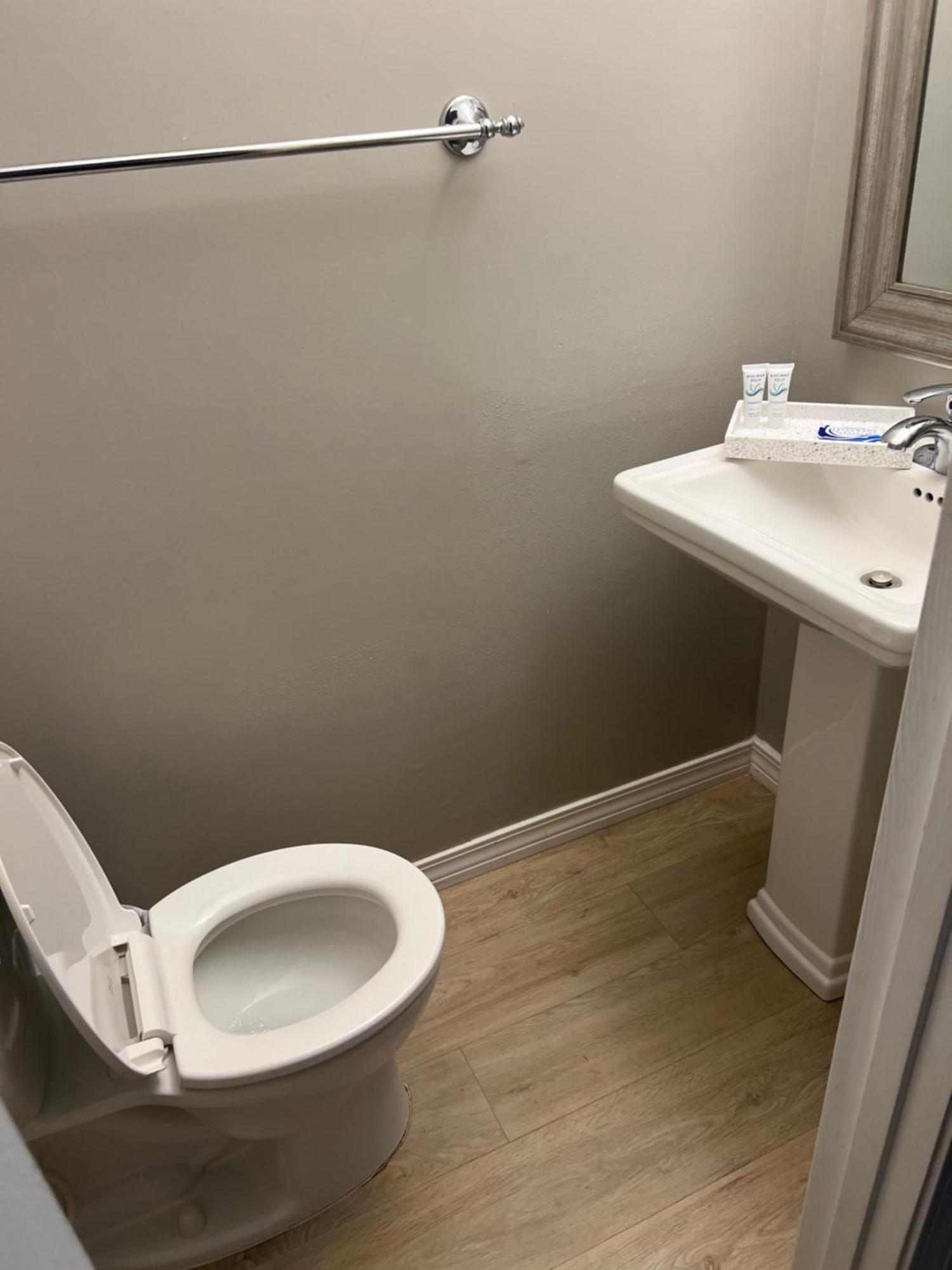 Modern 2 Bedroom Townhome Minutes From The Beach!! شاطئ فورت والتون المظهر الخارجي الصورة